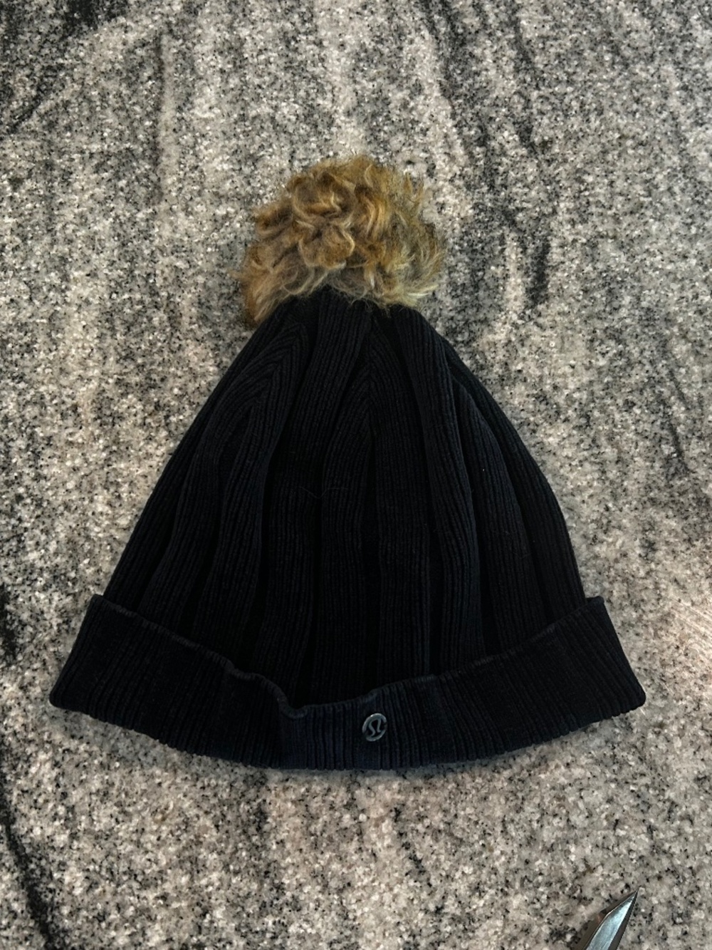 LULULEMON WOMENS BLACK RIBBED POM POM BEANIE HAT